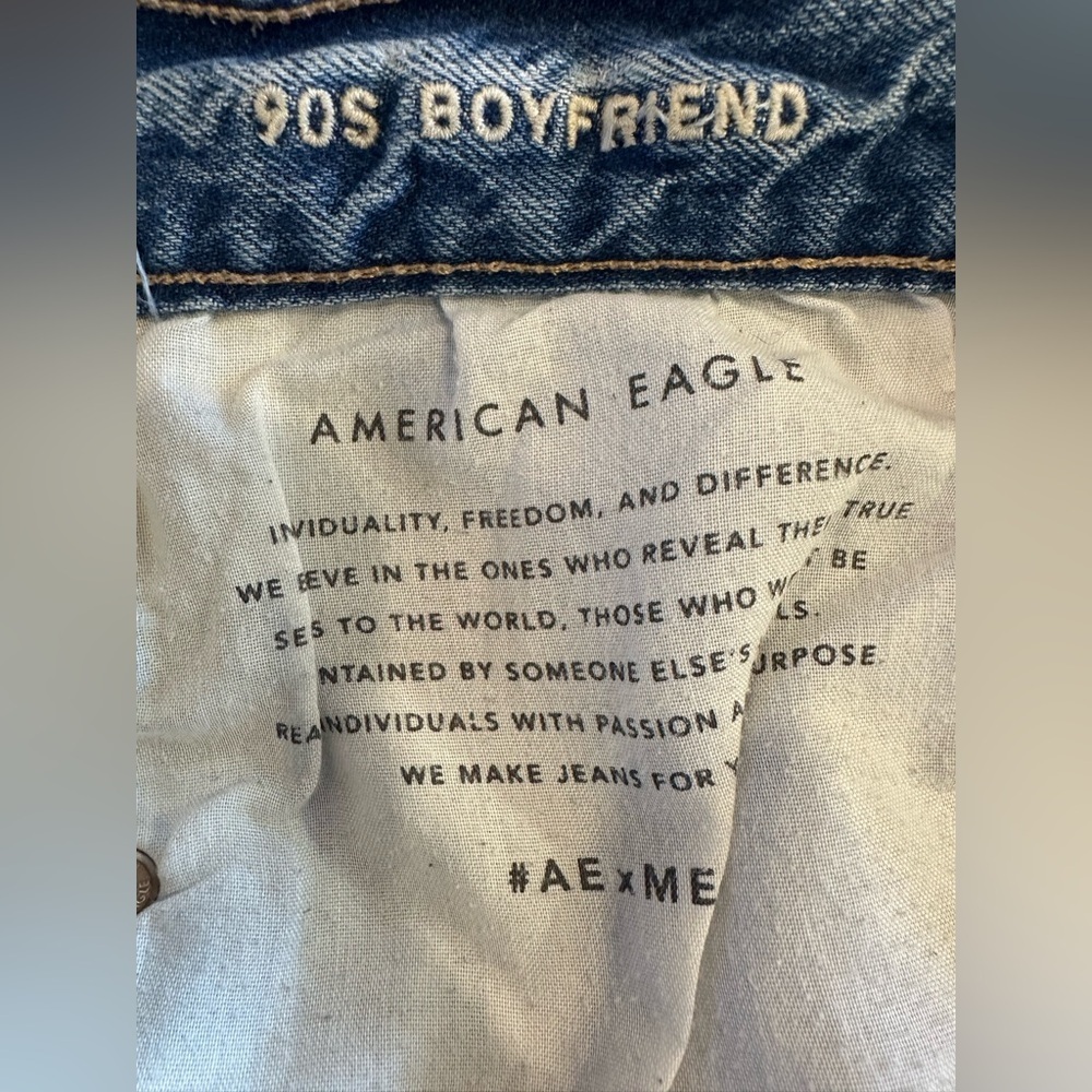 American Eagle Outfitters 90s Boyfriend Jeans Size 6 - Picture 6 of 7